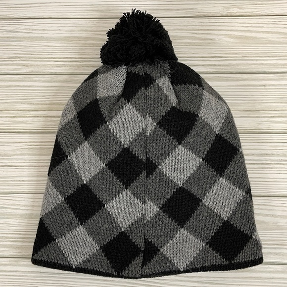 Field & Stream Cozy Cabin Gray and Black Plaid Knit Beanie Hat NWT - Picture 4 of 8